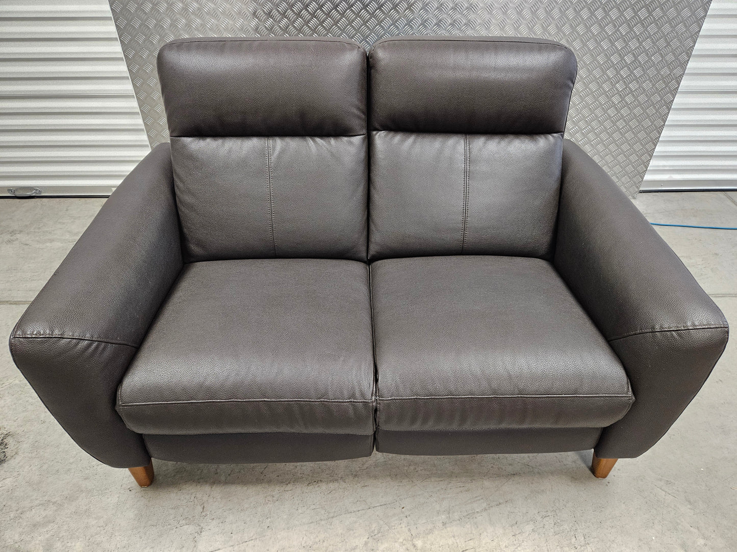 Oak Furnitureland 2 Seater Power Recliner Leather Sofa