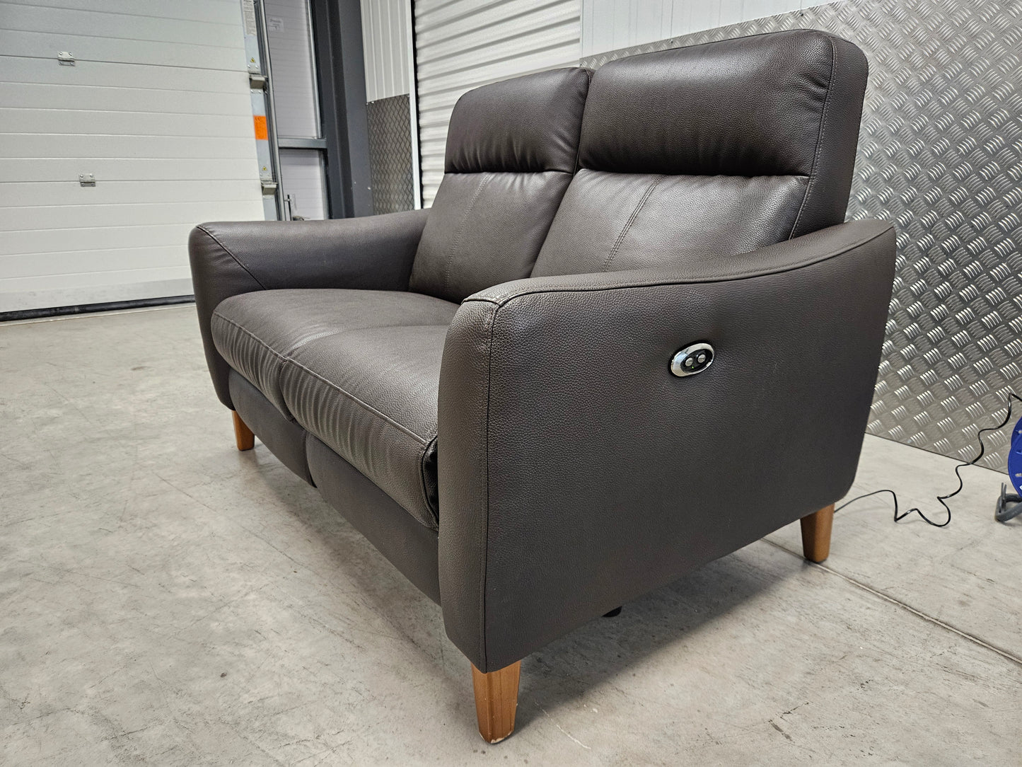 Oak Furnitureland 2 Seater Power Recliner Leather Sofa