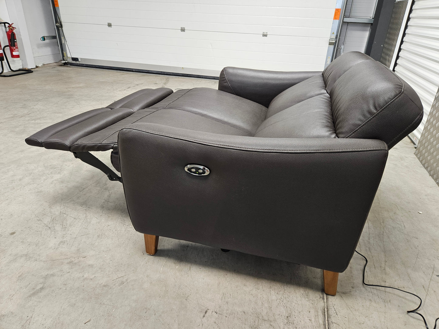 Oak Furnitureland 2 Seater Power Recliner Leather Sofa